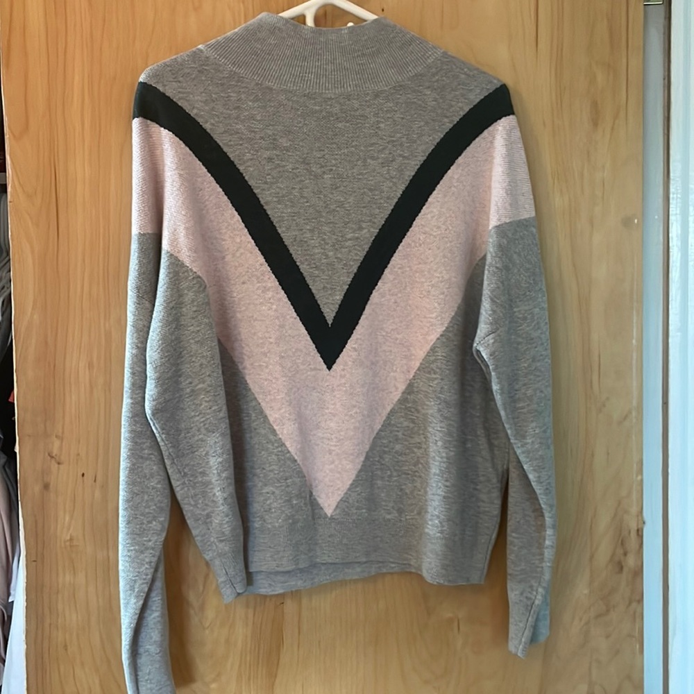 Old Navy Athletic Mock Turtleneck Sweater. Women Size Medium